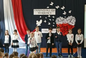 Apel z okazji 101 rocznicy  odzyskania  przez Polskę  Niepodległości
